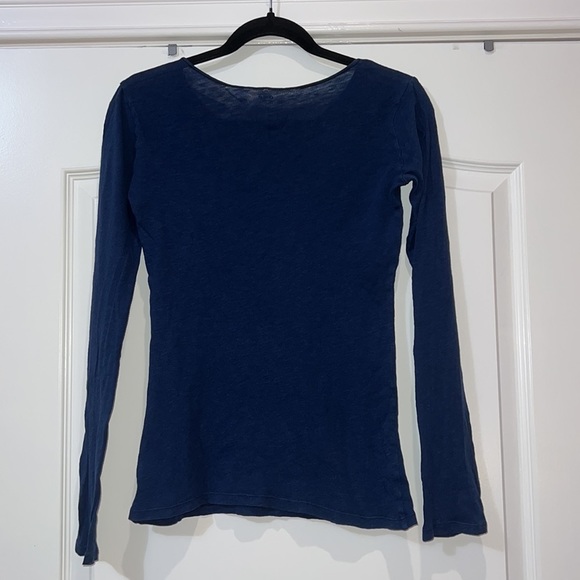 Women’s Gap Long Sleeve Navy Top Size XS - Picture 2 of 8